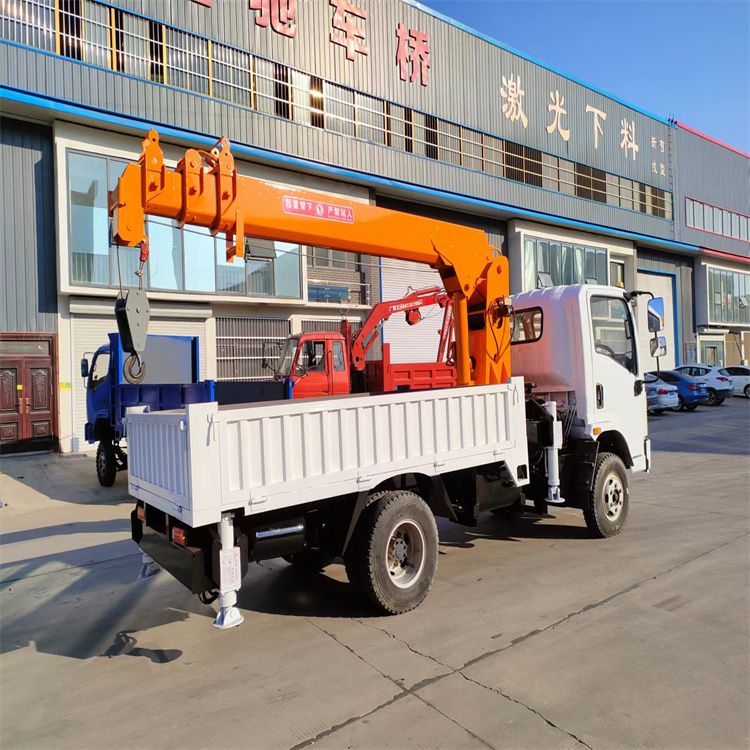 路南区三轮随车吊定制 农用改装机自备吊中瑞长期出售